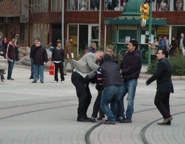 Dekan, sokak ortasında KAVGA ETTİ - Resim 9