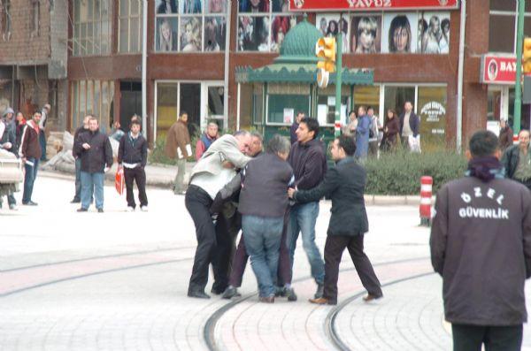 Dekan, sokak ortasında KAVGA ETTİ - Resim 5