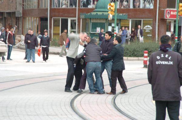 Dekan, sokak ortasında KAVGA ETTİ - Resim 3