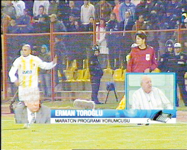 Carlos hakemi suladı - Resim 4