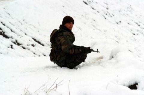 Mehmetçik hem PKK'yla hem karla savaşıyor - Resim 16