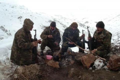 Mehmetçik hem PKK'yla hem karla savaşıyor - Resim 6