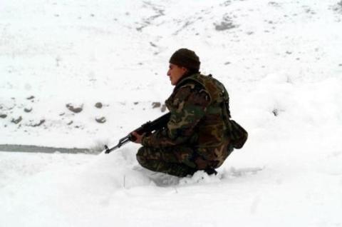Mehmetçik hem PKK'yla hem karla savaşıyor - Resim 13