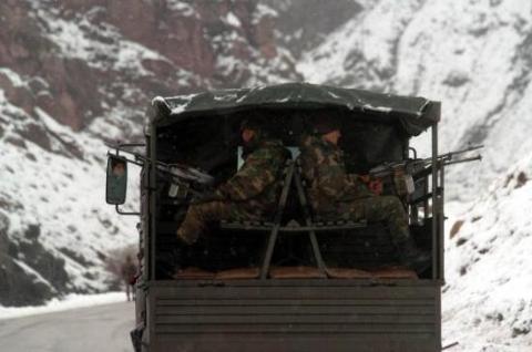 Mehmetçik hem PKK'yla hem karla savaşıyor - Resim 9