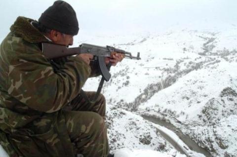 Mehmetçik hem PKK'yla hem karla savaşıyor - Resim 7