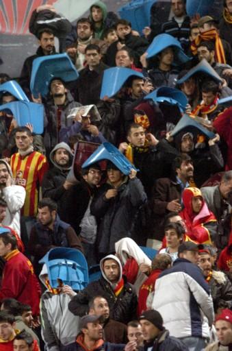 Trabzon - Galatasaray maçı - Resim 14
