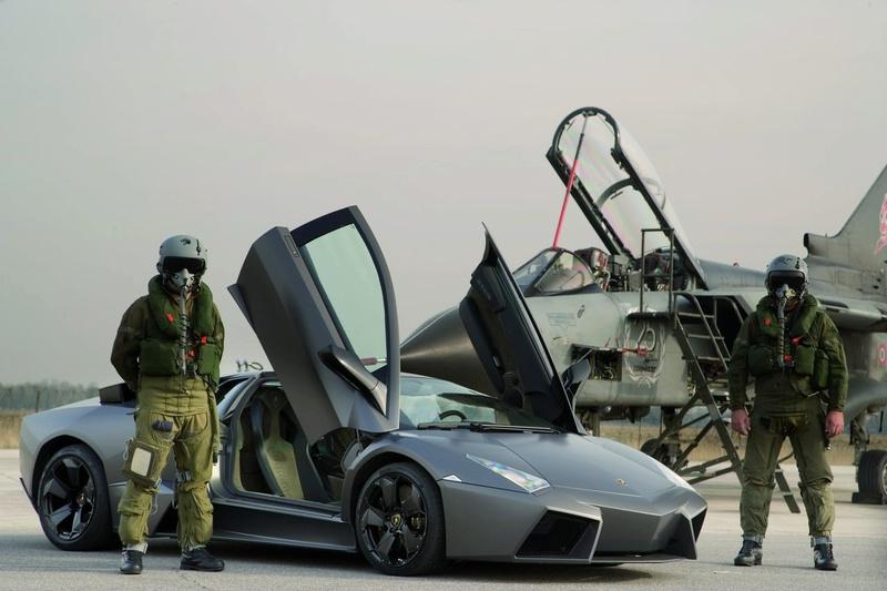 Lamborghini uçakla yarıştı - Resim 4
