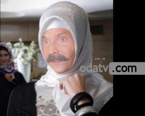 Cemil İpekçi'ye türban taktılar - Resim 1