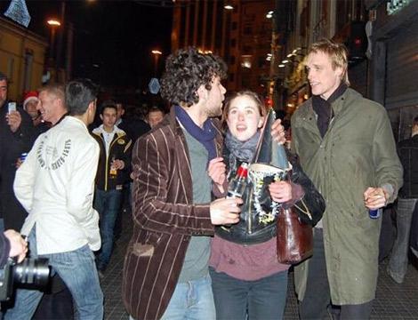 Taksim'de turist kızlara taciz - Resim 7