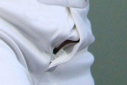 Fermuarı açık unutunca..