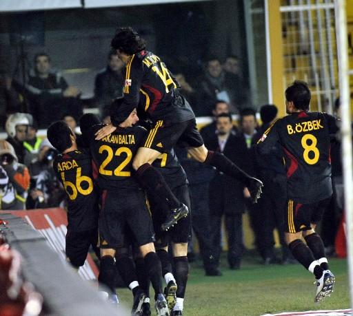 Ali Sami Yen'de olaylı maç - Resim 14