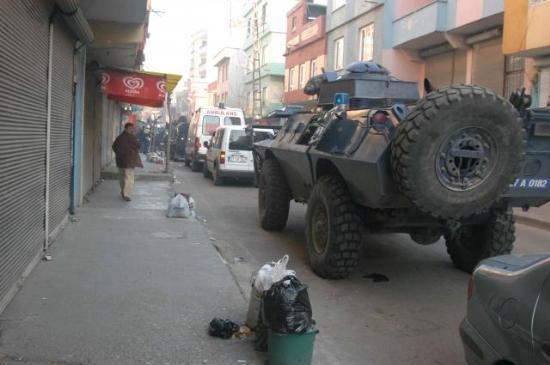 Saatlerdir süren operasyon - Resim 15