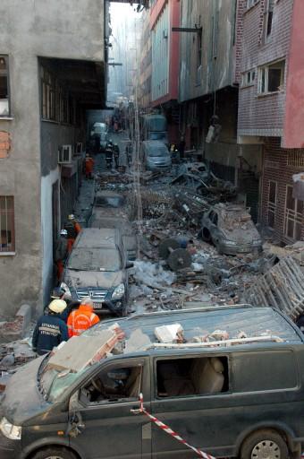 Davutpaşa'da korkunç patlama - Resim 57