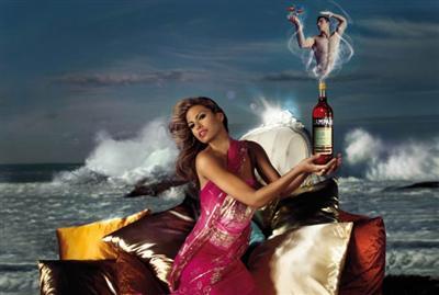 Takvim güzeli Eva Mendes - Resim 2