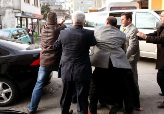 AKP'lilerin silahlı kavgası - Resim 4