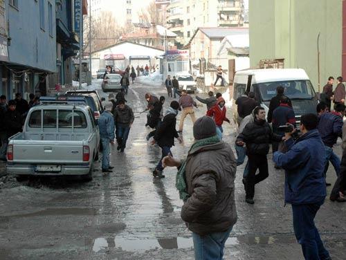 15 ŞUBAT GERGİNLİĞİ - Resim 2