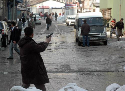 15 ŞUBAT GERGİNLİĞİ - Resim 4