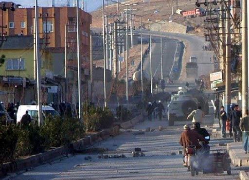 Cizre'de olaylı cenaze - Resim 7