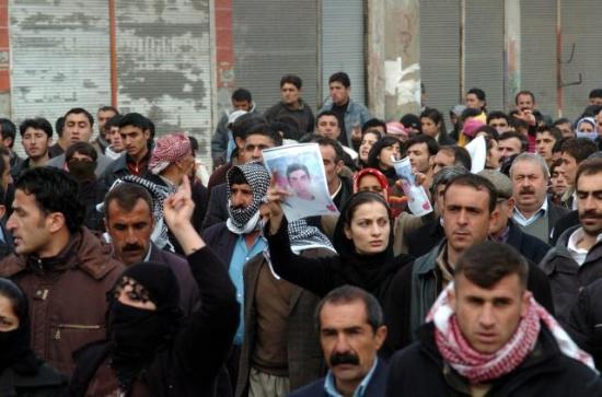 Cizre'de olaylı cenaze - Resim 4