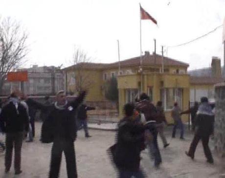 Cizre'de olaylı cenaze - Resim 3