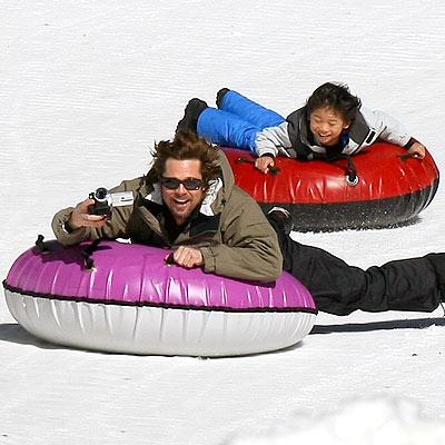 Jolie ve Pitt'in kar keyfi - Resim 4