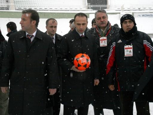 Galatasaray KARLI sahada - Resim 12