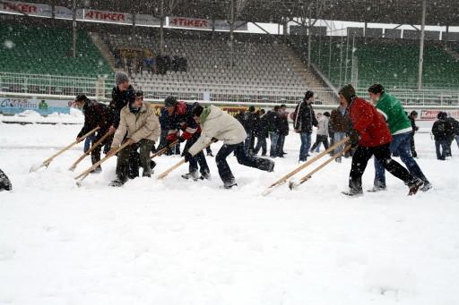 Galatasaray KARLI sahada - Resim 15