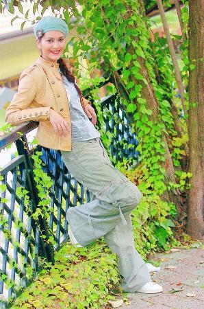 Bergüzar Korel'in çok özel pozları - Resim 16