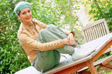 Bergüzar Korel'in çok özel pozları - Resim 14