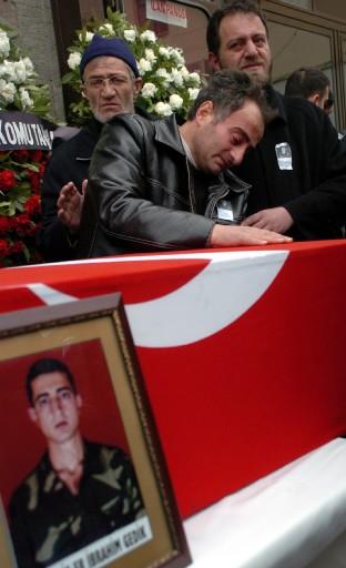 Şehit İbrahim Gedik toprağa verildi - Resim 10