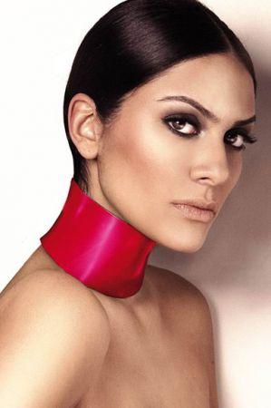 Bergüzar Korel'in çok özel pozları - Resim 3