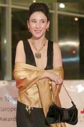 Sibel Kekilli'den süper pozlar