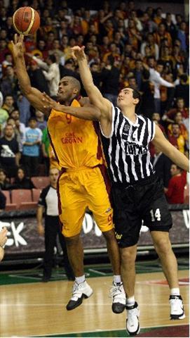 Kartal, Cimbom'u devirdi - Resim 16