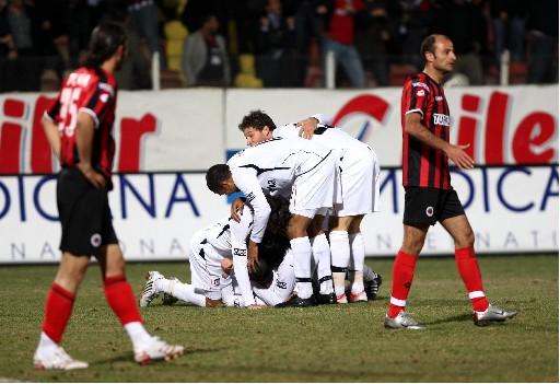 Beşiktaş zirveye tutundu - Resim 13