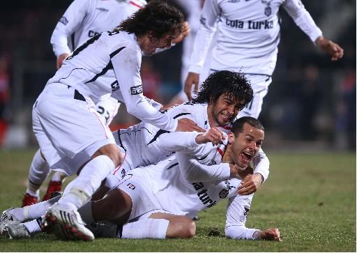 Beşiktaş zirveye tutundu - Resim 34