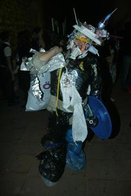 Üniversitede türbanlı kıyafet balosu