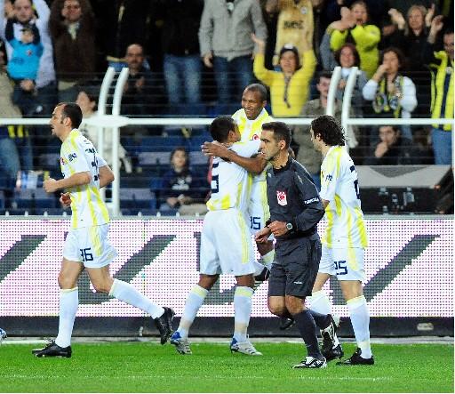 Fenerbahçe V. Manisaspor maçı - Resim 23
