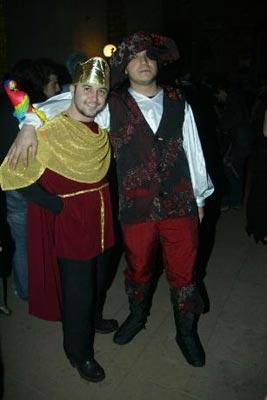 Üniversitede türbanlı kıyafet balosu