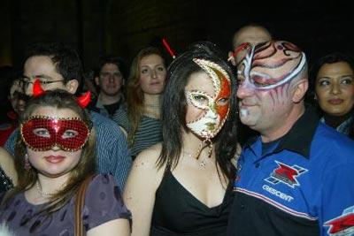 Üniversitede türbanlı kıyafet balosu