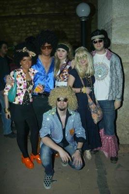 Üniversitede türbanlı kıyafet balosu