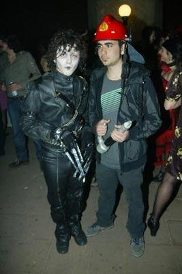 Üniversitede türbanlı kıyafet balosu