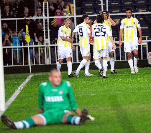 Fenerbahçe V. Manisaspor maçı - Resim 12