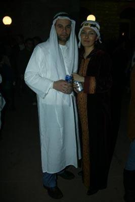 Üniversitede türbanlı kıyafet balosu