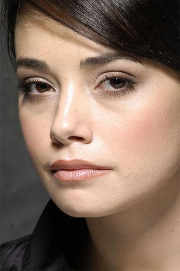 Genç oyuncu Özgü Namal