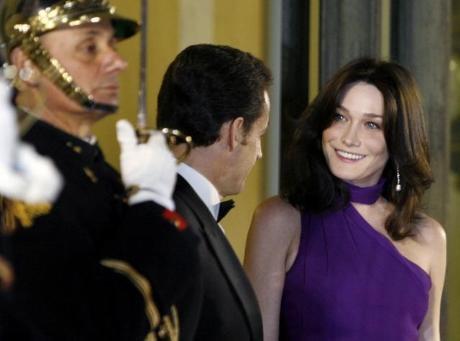 Sarkozy'nin eşi Carla Bruni  - Resim 14