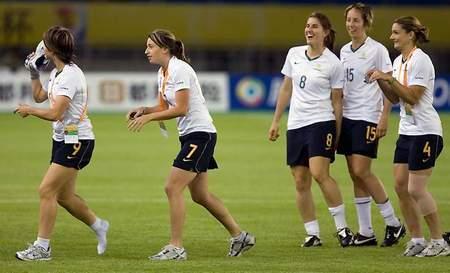 Futbolun renkli simaları bayanlar - Resim 12
