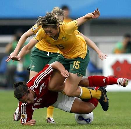Futbolun renkli simaları bayanlar - Resim 11