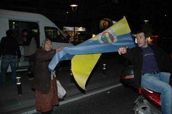 Taraftarlar sokağa döküldü - Resim 1