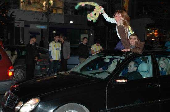 Taraftarlar sokağa döküldü - Resim 8