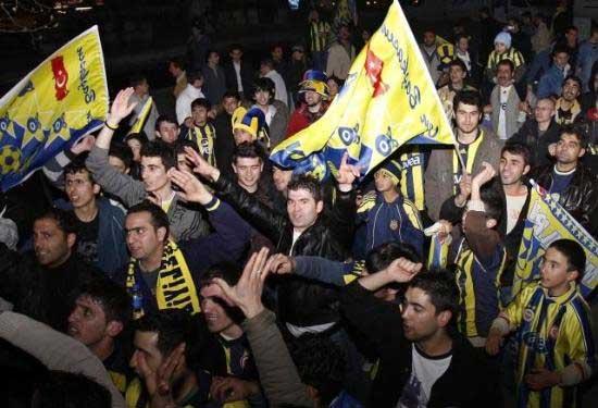 Taraftarlar sokağa döküldü - Resim 9